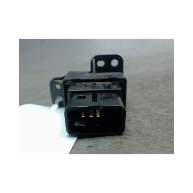 BOUTON DE WARNING TOYOTA HILUX SIMPLE CABINE 2006-