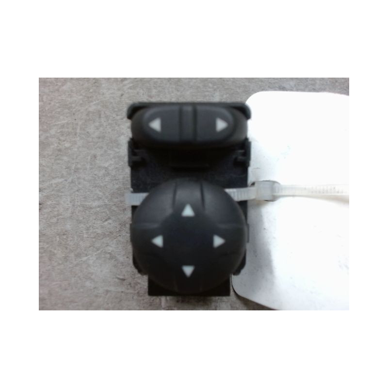 COMMANDE RETROVISSEUR EXTERIEUR ELECTRIQUE FORD KA 2008-