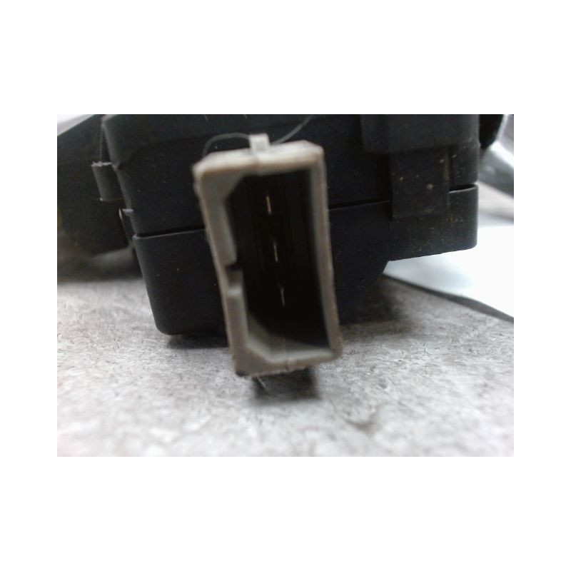 SERRURE COFFRE ARRIERE AUDI A4 2004-