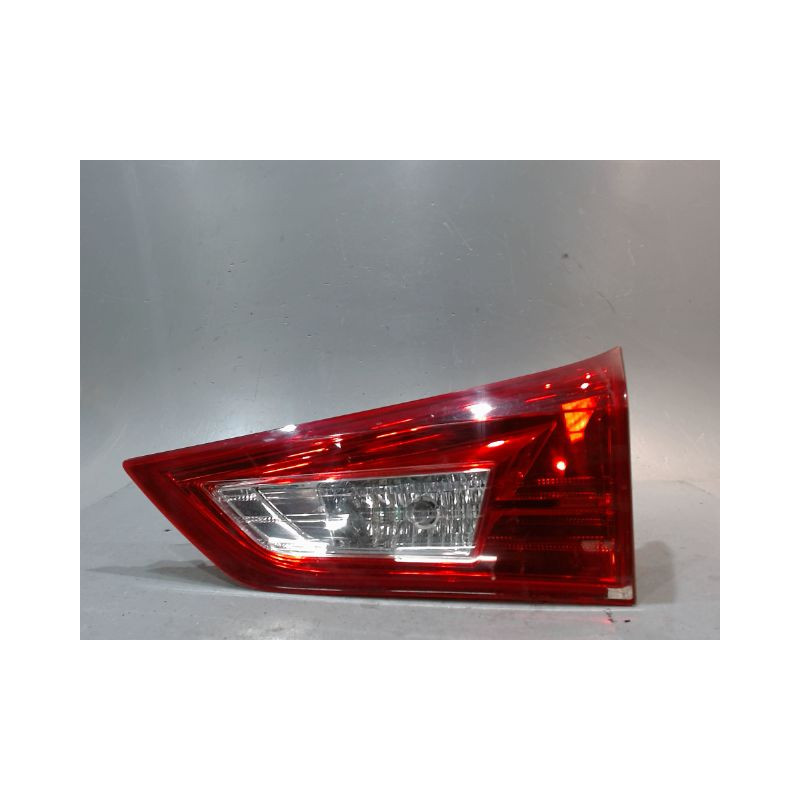 FEU ARRIERE INTERIEUR DROIT TOYOTA AURIS