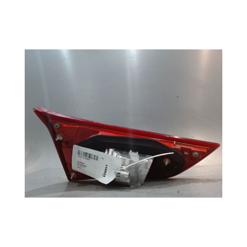 FEU ARRIERE INTERIEUR DROIT TOYOTA AURIS