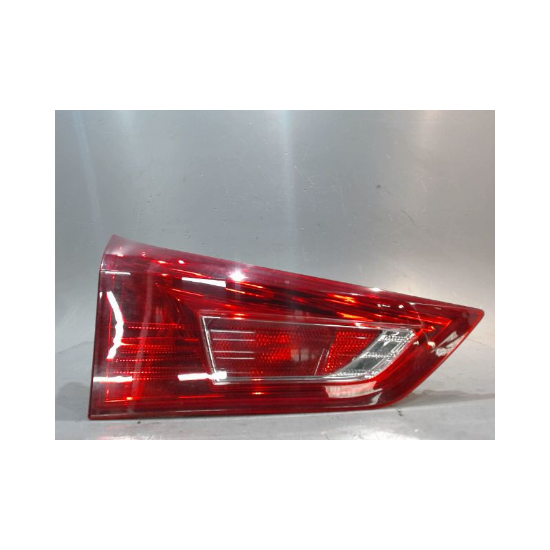 FEU ARRIERE INTERIEUR GAUCHE TOYOTA AURIS