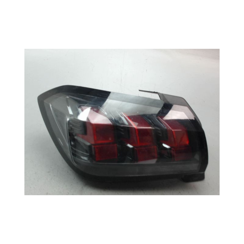 FEU ARRIERE GAUCHE  PEUGEOT 208