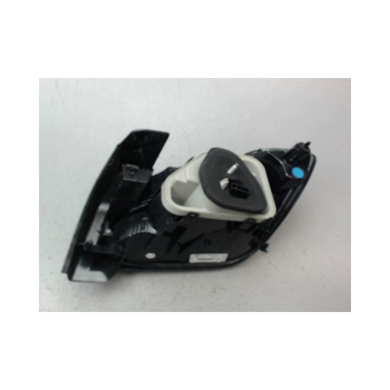 FEU ARRIERE GAUCHE  PEUGEOT 208