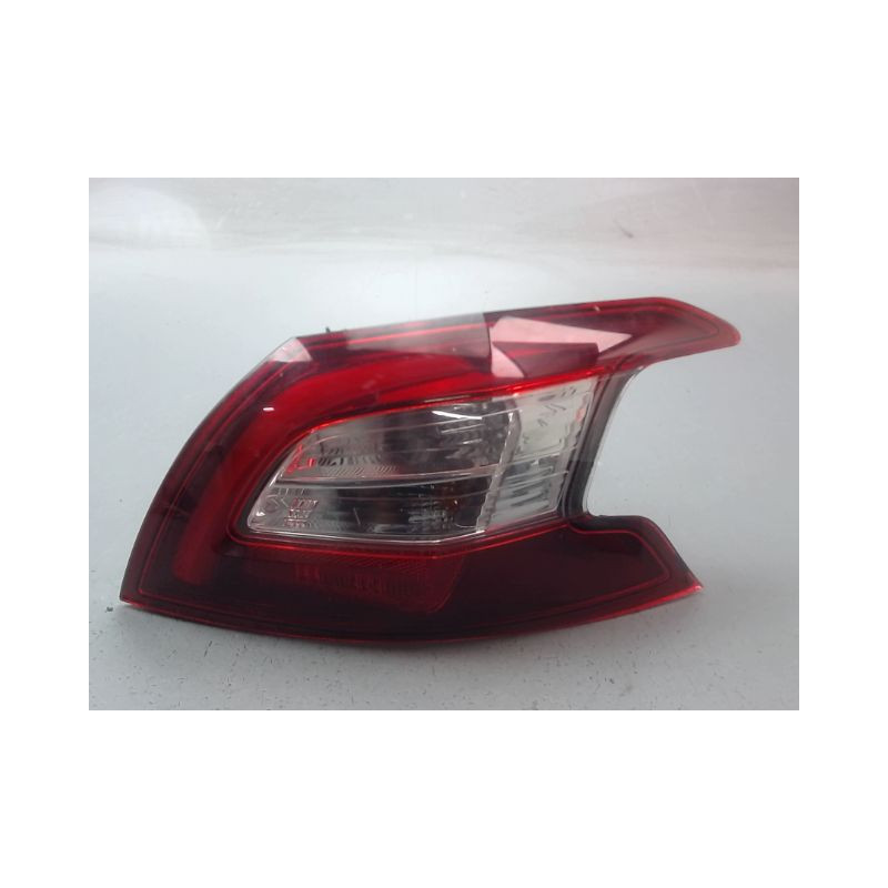 FEU ARRIERE DROIT PEUGEOT 308 2011-