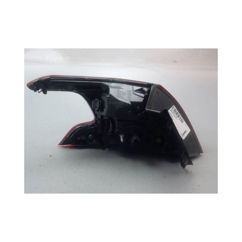 FEU ARRIERE DROIT PEUGEOT 308 2011-