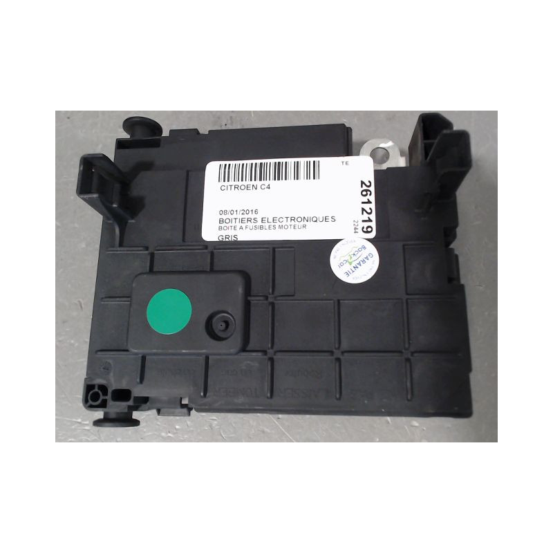 BOITE A FUSIBLES CITROEN C4