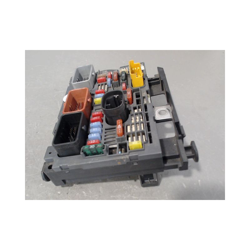 BOITE A FUSIBLES CITROEN C5