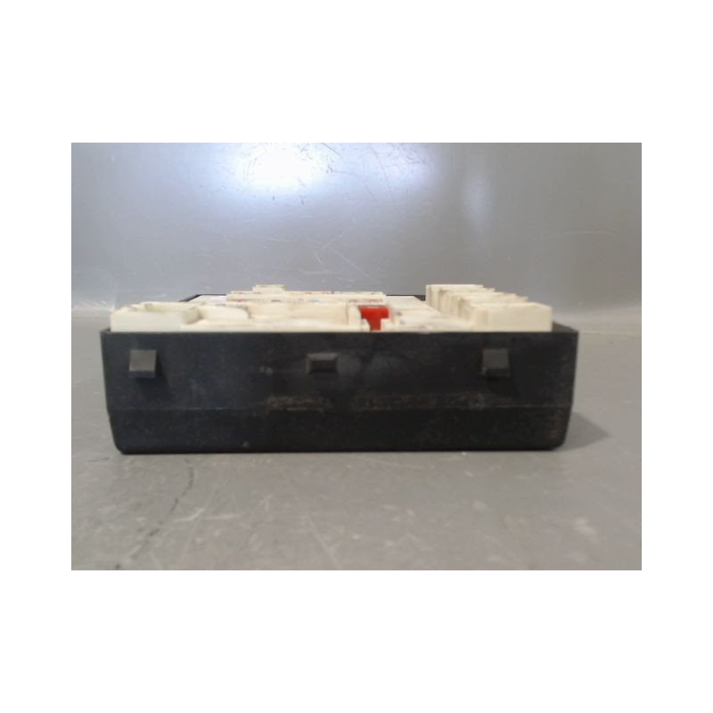 BOITE A FUSIBLES RENAULT LAGUNA