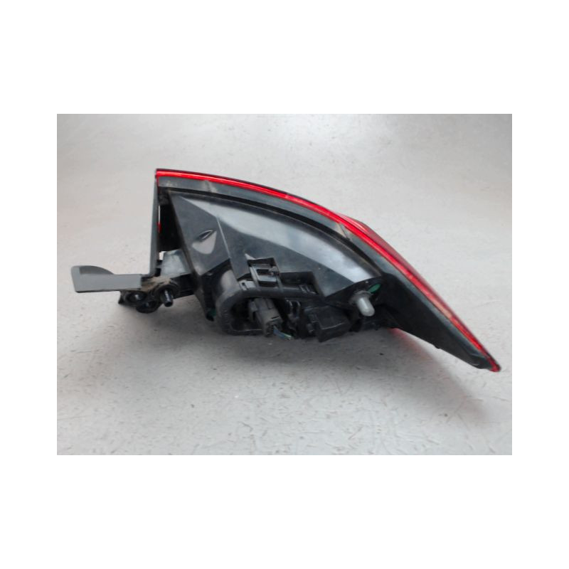 FEU ARRIERE GAUCHE  RENAULT CLIO