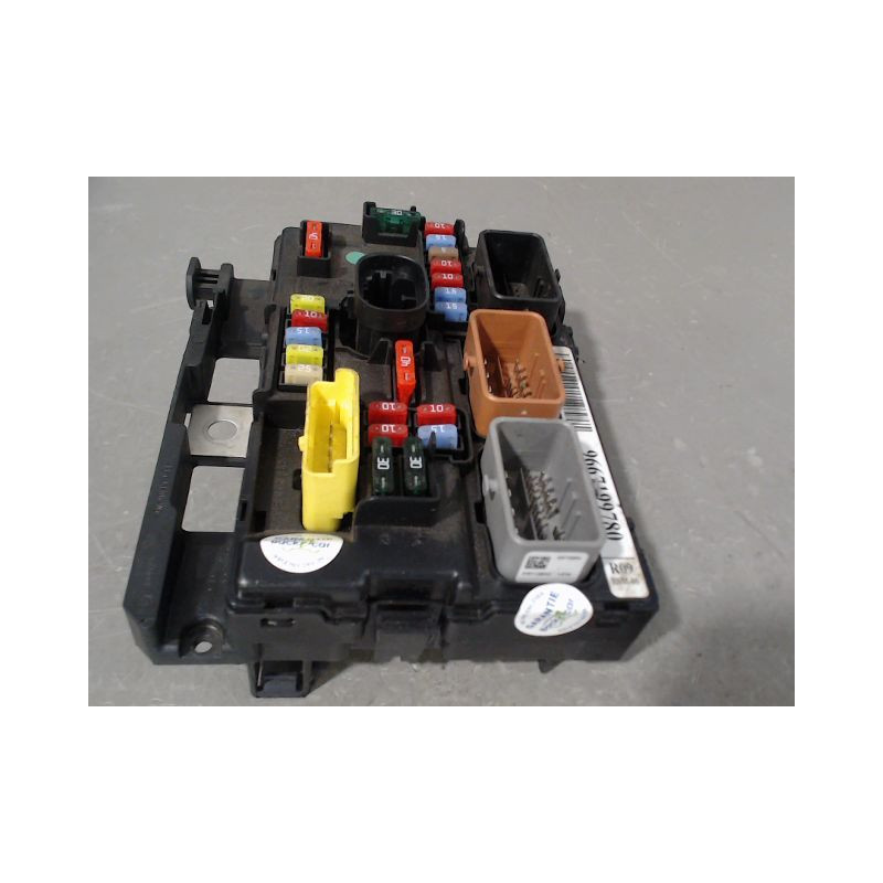 BOITE A FUSIBLES PEUGEOT 207