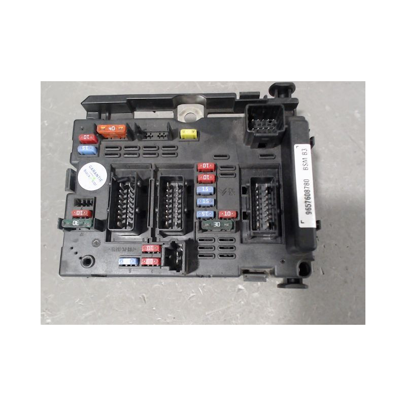 BOITE A FUSIBLES PEUGEOT 206