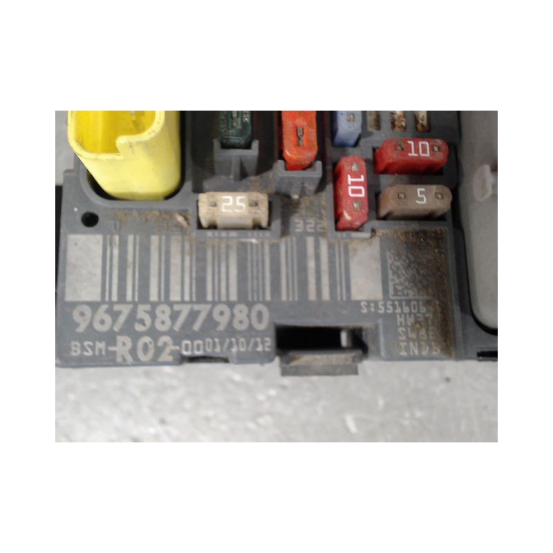 BOITE A FUSIBLES PEUGEOT 5008