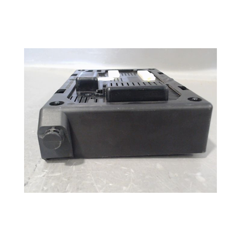 BOITIER GESTION HABITACLE RENAULT MODUS