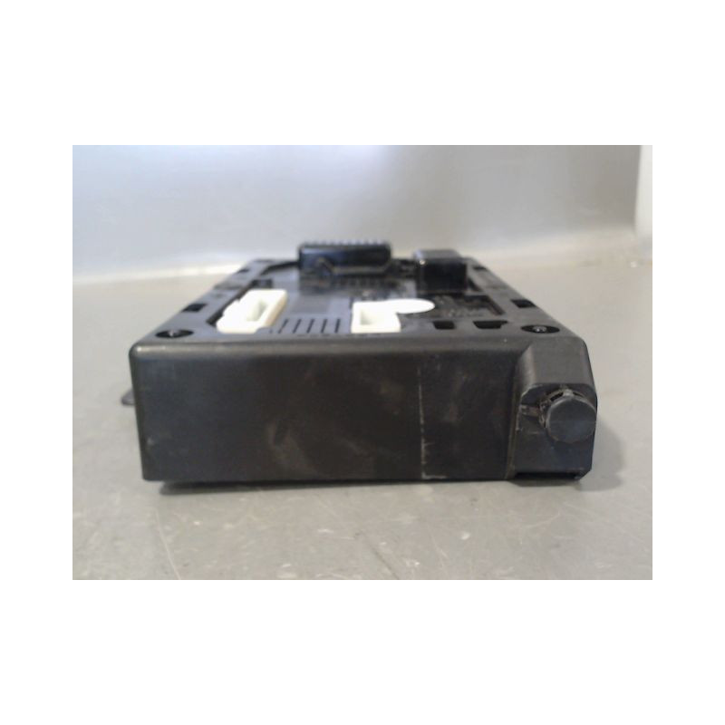 BOITIER GESTION HABITACLE RENAULT MODUS