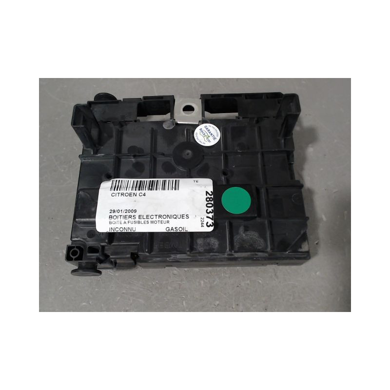 BOITE A FUSIBLES CITROEN C4