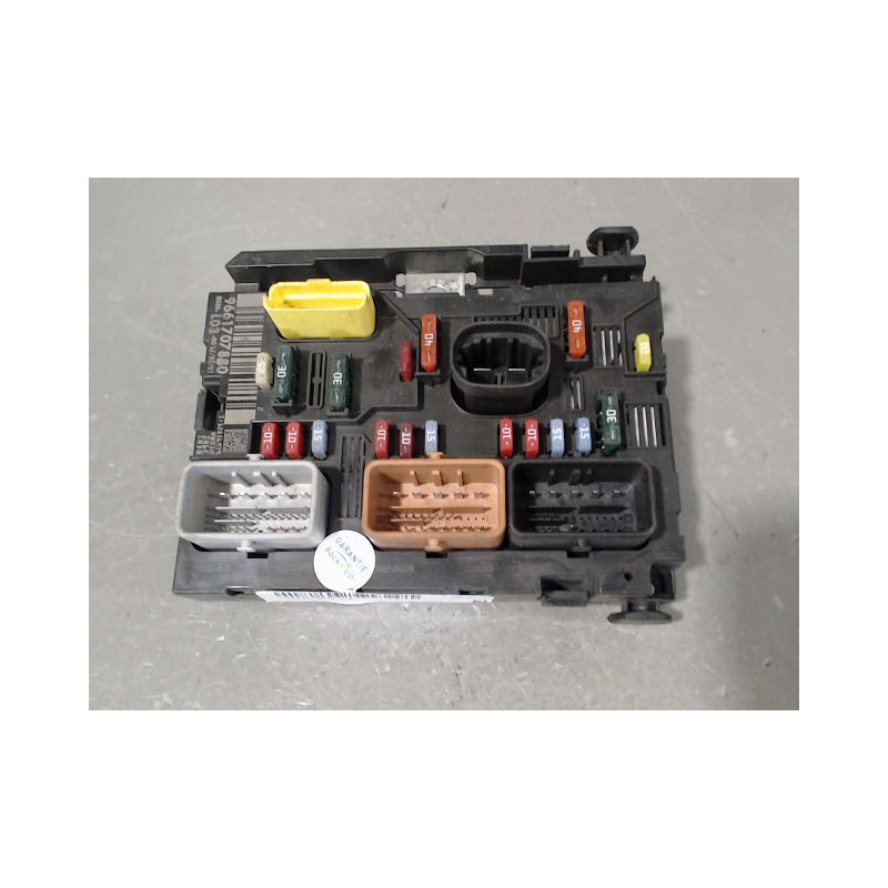 BOITE A FUSIBLES CITROEN C2