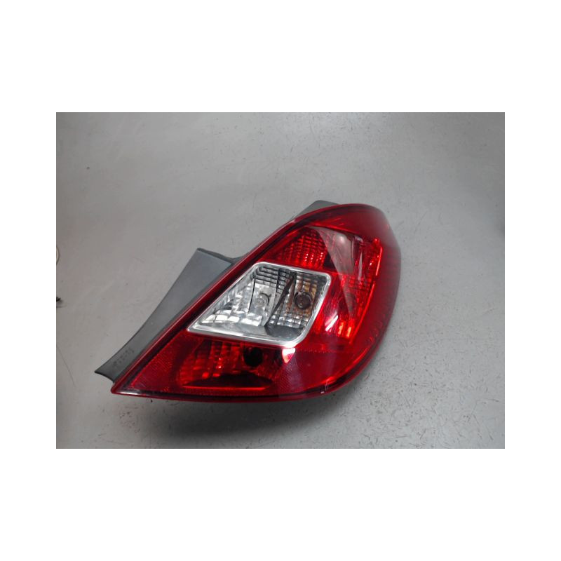 FEU ARRIERE DROIT OPEL CORSA