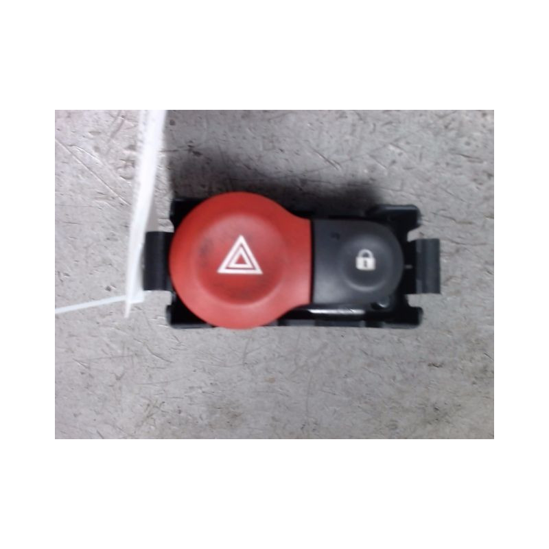 BOUTON DE WARNING RENAULT CLIO III 2009-