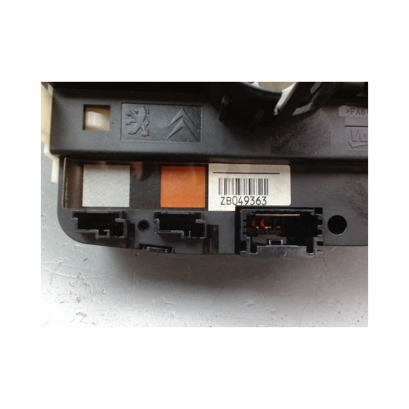 BLOC COMMODOS PEUGEOT 208 Phase 1 2012-...