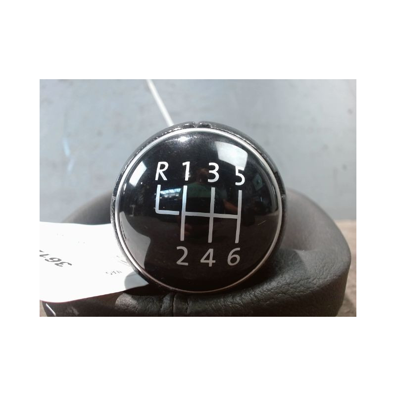 POMMEAU LEVIER VITESSES VOLKSWAGEN TOURAN 09- 2.0 TDI