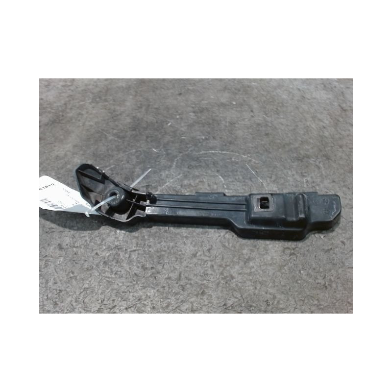 SUPPORT PARE-CHOC AVD KIA CARENS 2002-