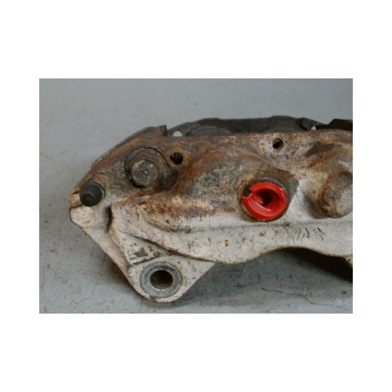ETRIER DE FREIN AVANT DROIT TOYOTA HILUX SIMPLE CABINE 2006-