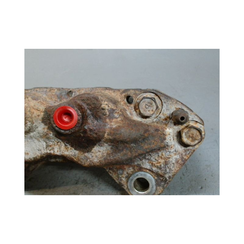 ETRIER DE FREIN AVANT GAUCHE TOYOTA HILUX SIMPLE CABINE 2006-