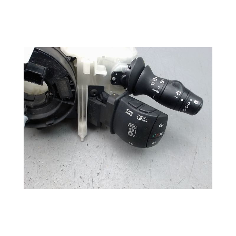 BLOC COMMODOS RENAULT MEGANE COUPE III Phase 1 2008-2012