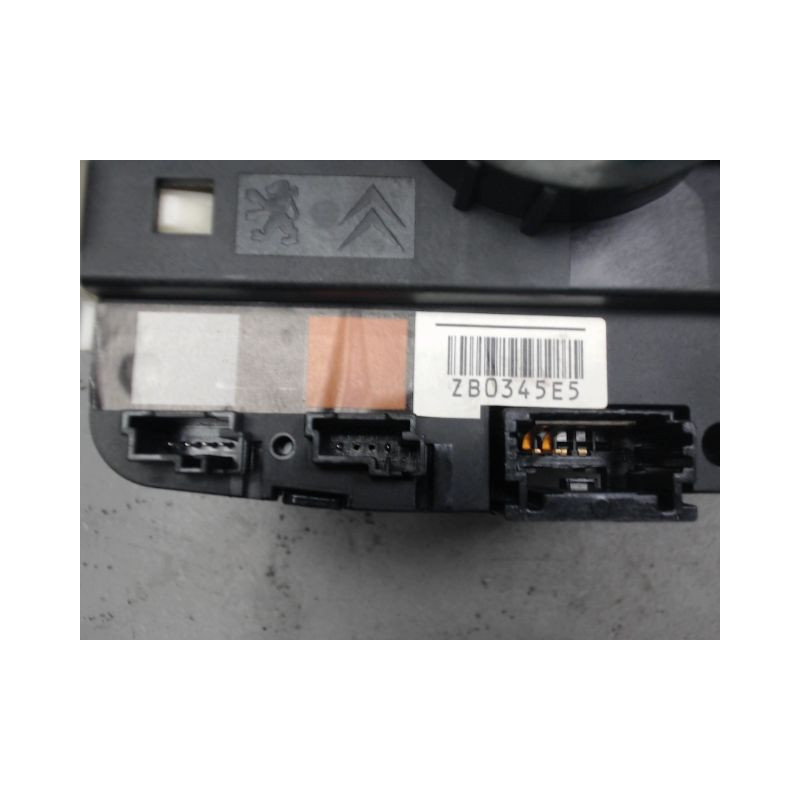 BLOC COMMODOS PEUGEOT 208