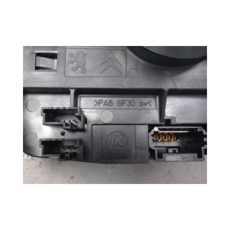 BLOC COMMODOS PEUGEOT 5008 2009-