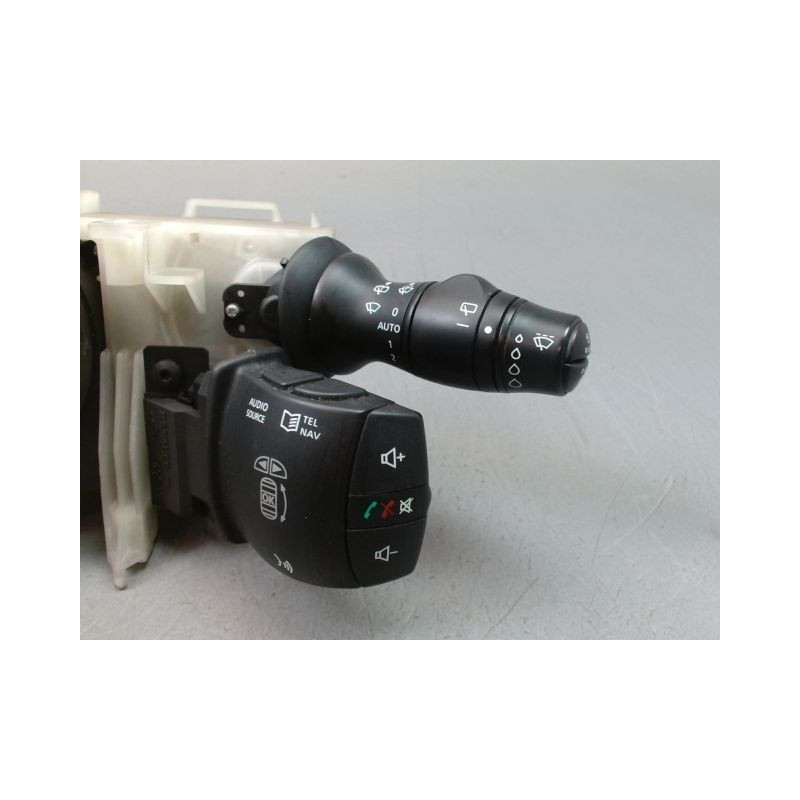 BLOC COMMODOS RENAULT MEGANE BREAK III Phase 1 2009-2012