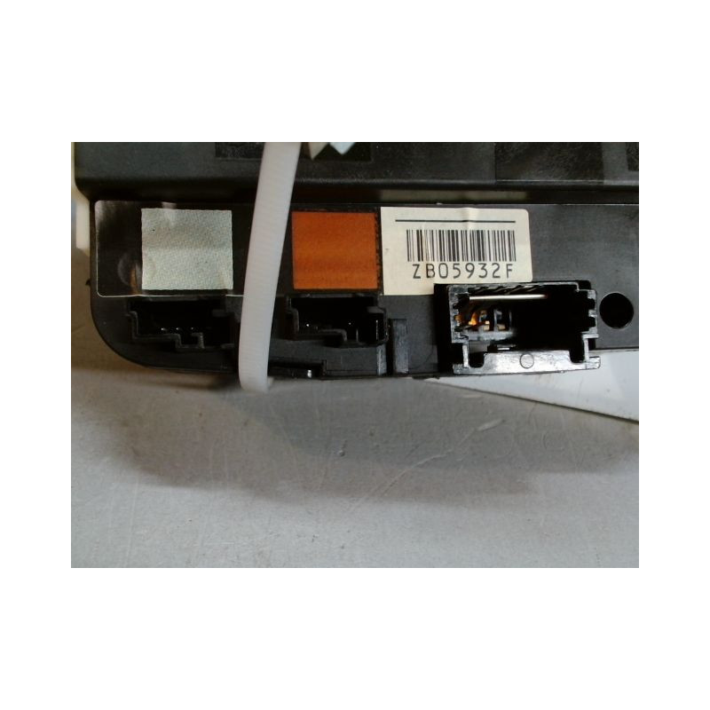 BLOC COMMODOS PEUGEOT 208