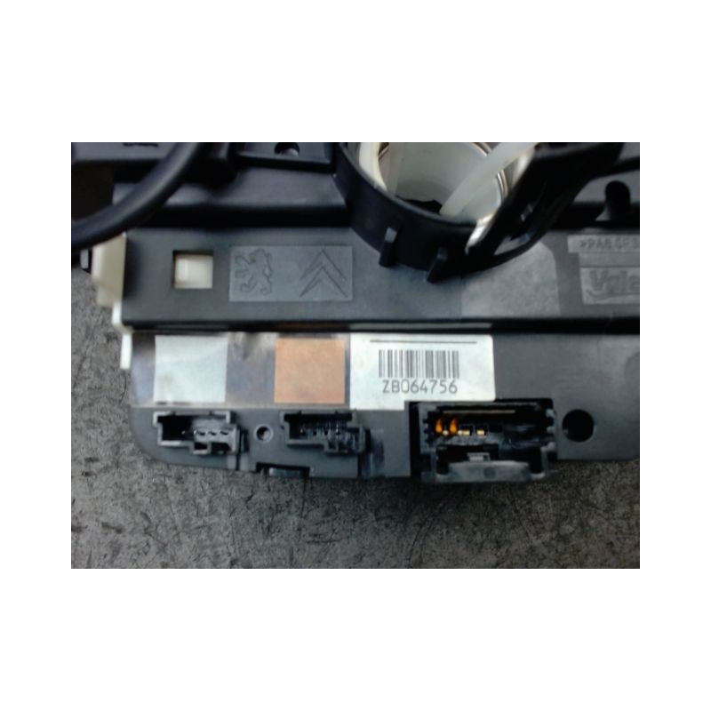 BLOC COMMODOS PEUGEOT 208