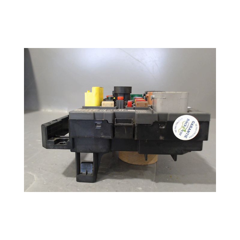 BOITE A FUSIBLES PEUGEOT 3008