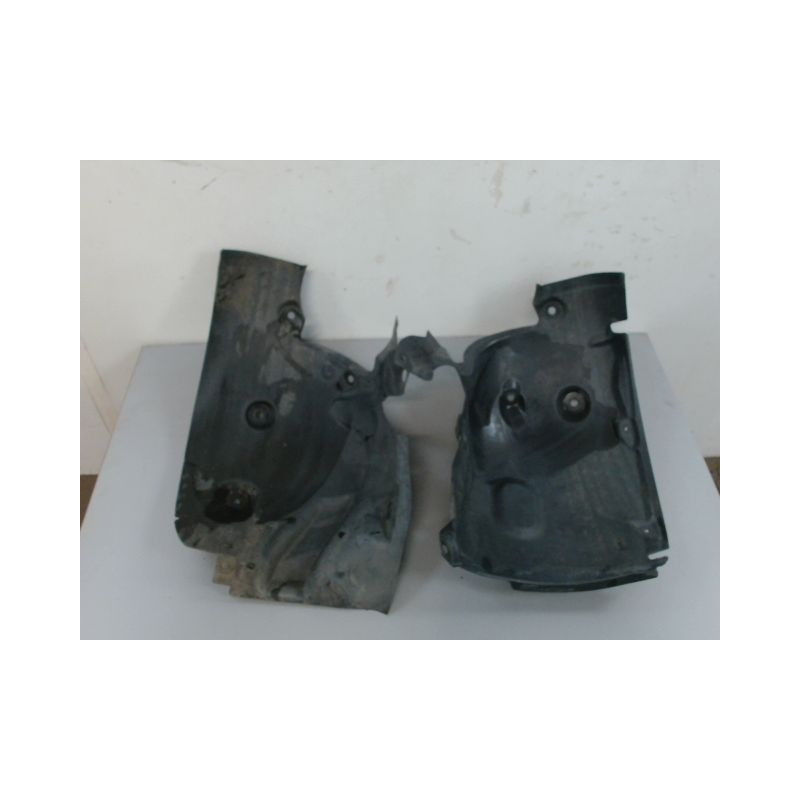 PARE-BOUE AVANT DROIT RENAULT MEGANE