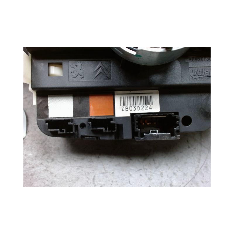 BLOC COMMODOS PEUGEOT 208