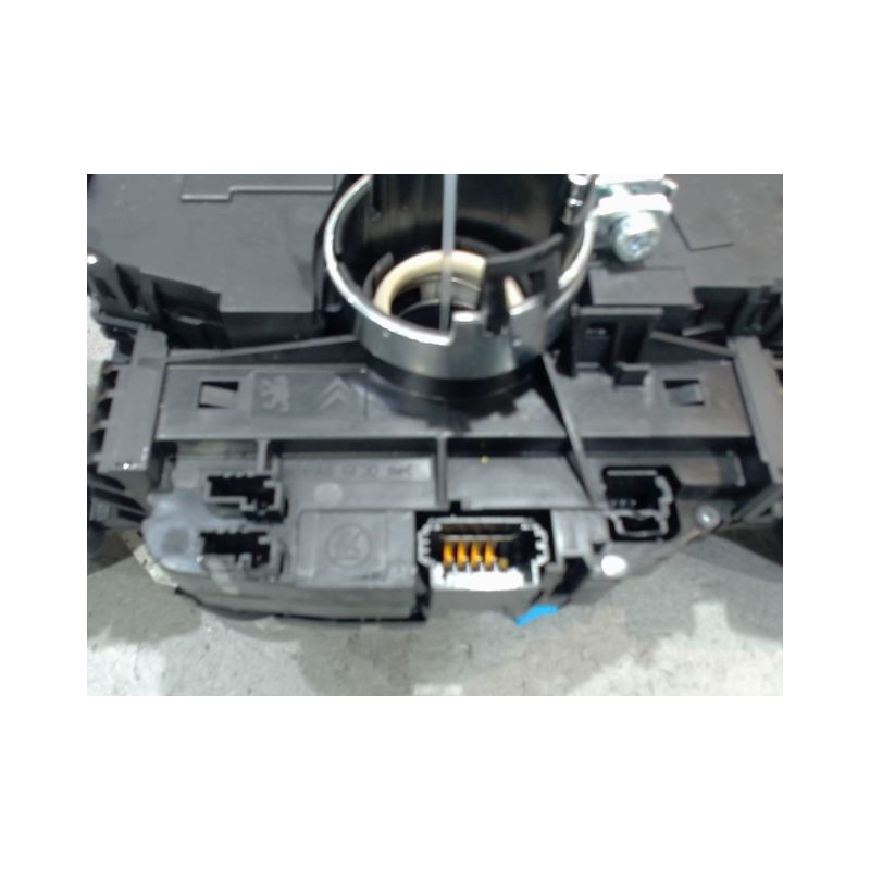 BLOC COMMODOS PEUGEOT 5008