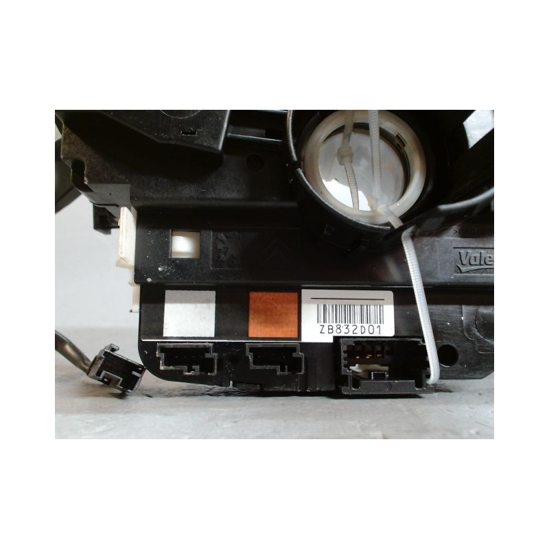 BLOC COMMODOS PEUGEOT 2008