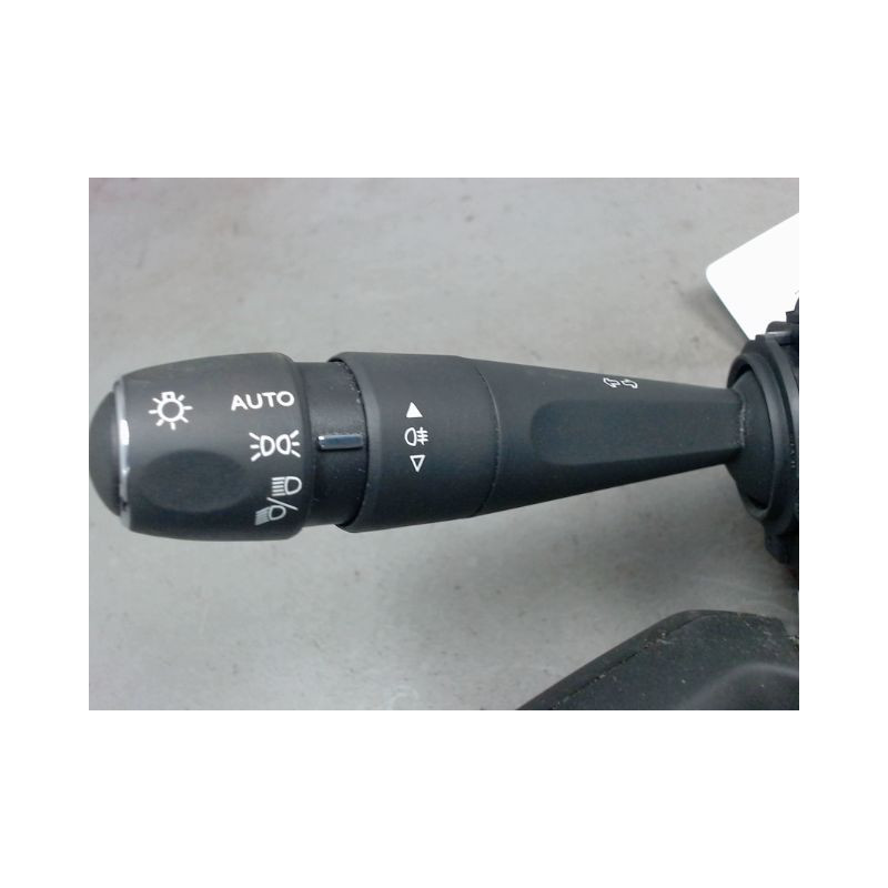 BLOC COMMODOS PEUGEOT 208