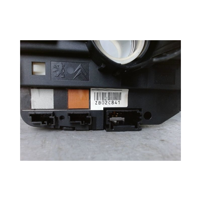 BLOC COMMODOS PEUGEOT 208