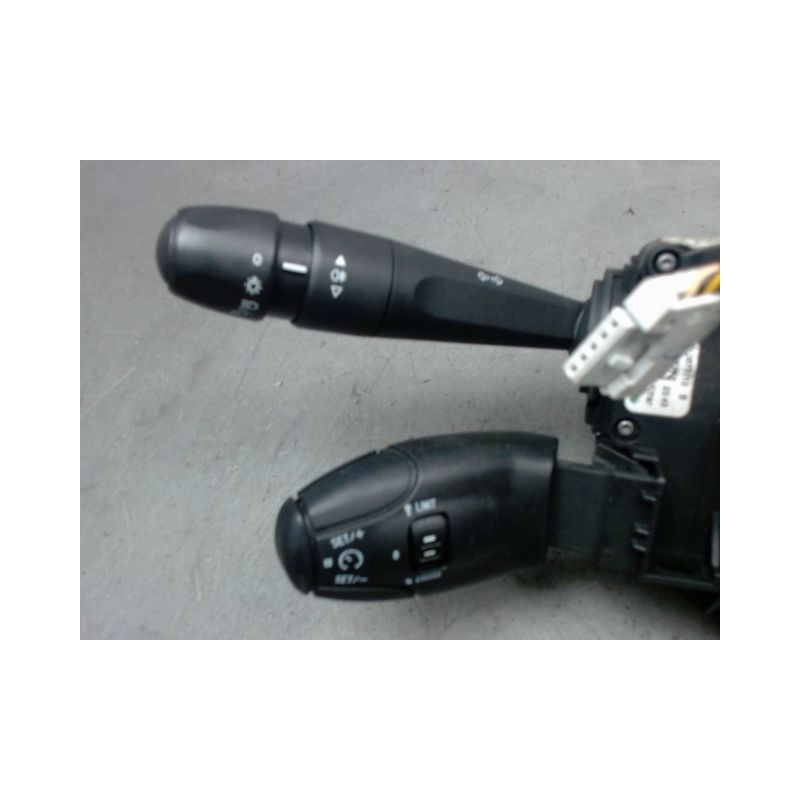 BLOC COMMODOS PEUGEOT 208