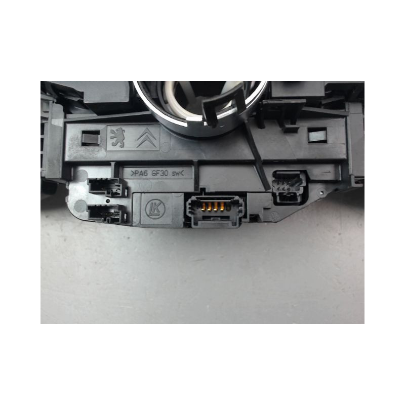 BLOC COMMODOS PEUGEOT 5008