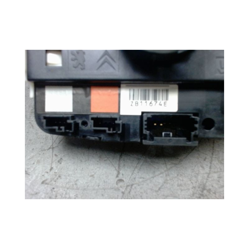BLOC COMMODOS PEUGEOT 208