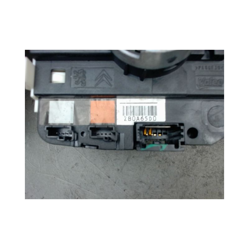 BLOC COMMODOS PEUGEOT 208