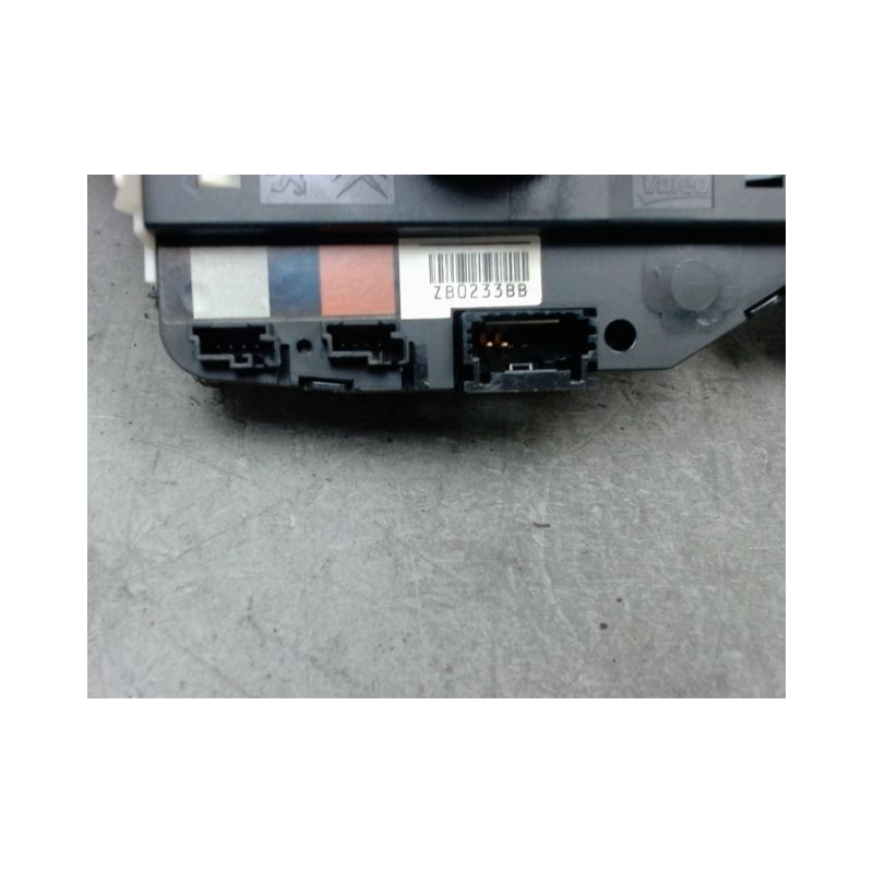 BLOC COMMODOS PEUGEOT 208