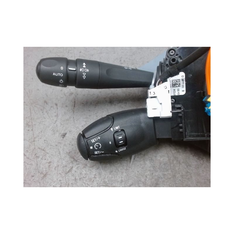 BLOC COMMODOS PEUGEOT 208