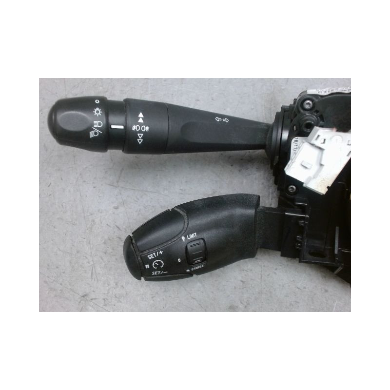 BLOC COMMODOS PEUGEOT 208