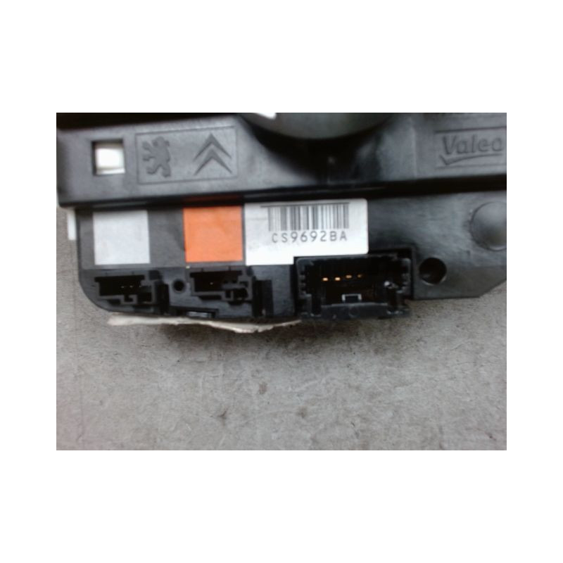 BLOC COMMODOS PEUGEOT 2008