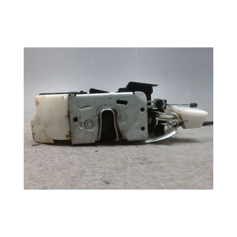 SYSTEME CONDAMNATION AVANT GAUCHE VOLKSWAGEN FOX